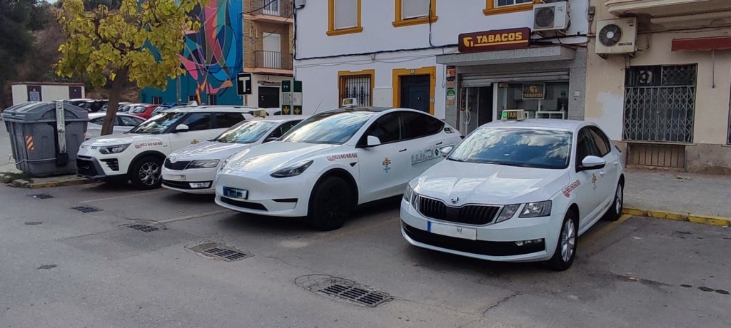 Parada de taxi situada en Estación Linares-Baeza