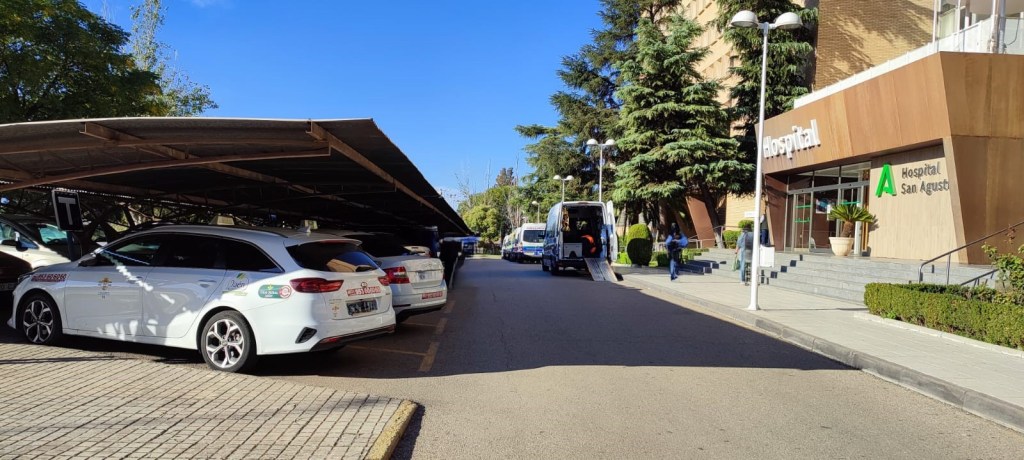 Parada de taxi situada en Hospital San Agustín